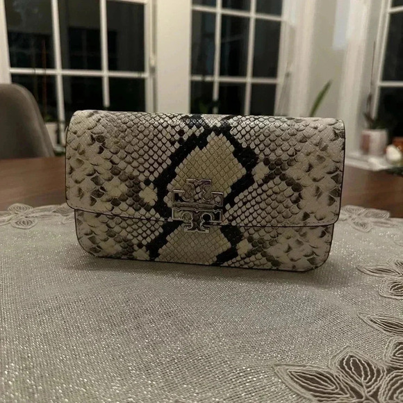Tory Burch Warm White And Black Bag - Picture 12 of 13